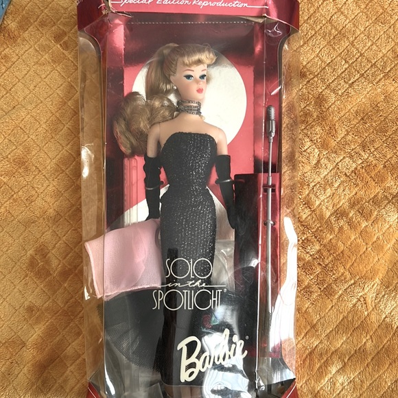 1994 REPRODUCTIONS BARBIE IN THE SPOTLIGHT! - Picture 1 of 4